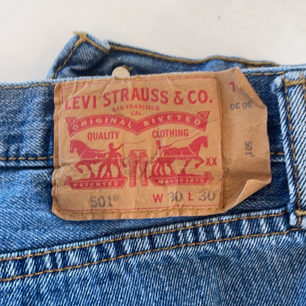 Levi shorts - Picture 4 of 4